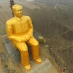 Giant statue of Mao Zedong