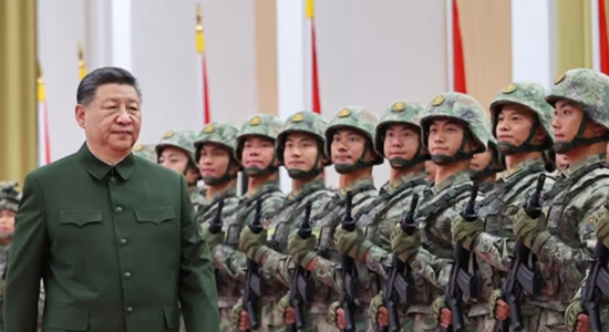 Xi Jinping inspects troops