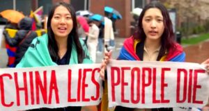 Chinese students protest the Chinese government