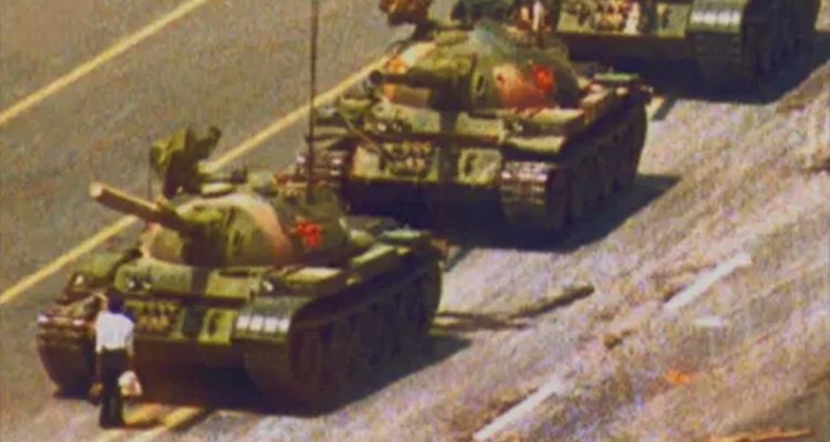 Tank man in Tiananmen Square in 1989
