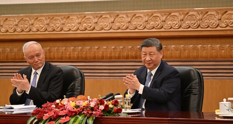 Cai Qi and Xi Jinping