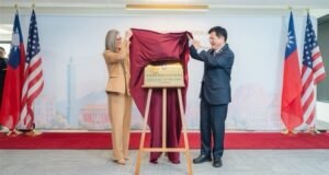 Arizona Governor Katie Hobbs and ROC Foreign Minister Lin Chia-lung
